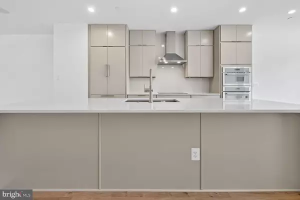 Bethesda, MD 20816,5348 ZENITH OLOOK