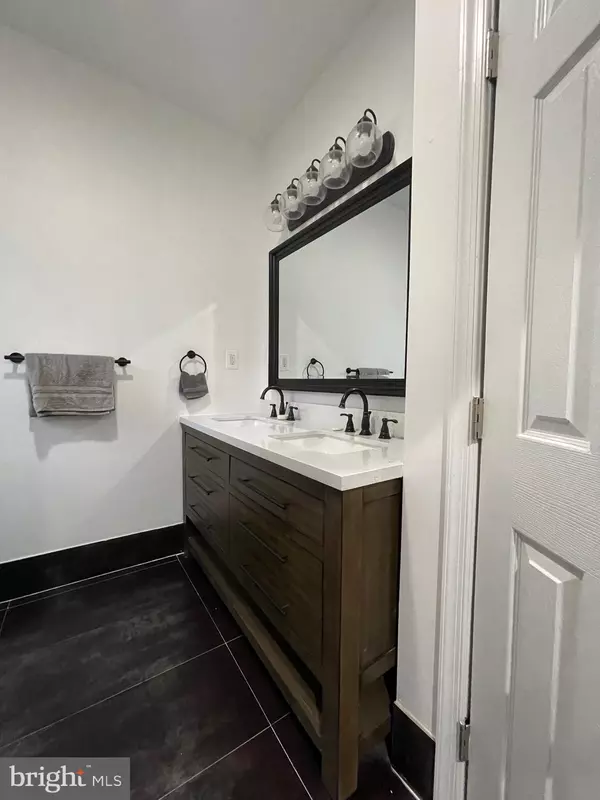 Fredericksburg, VA 22401,420 WOODFORD ST