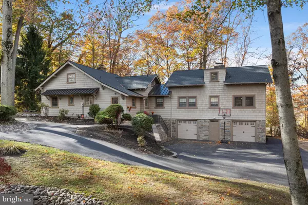 Media, PA 19063,1116 WOODED WAY DR