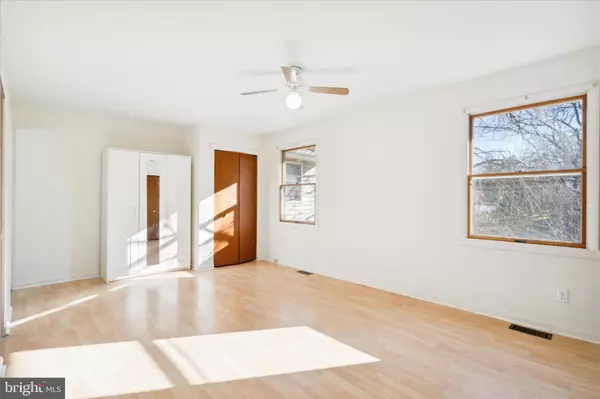 Moorestown, NJ 08057,99 GRANT AVE