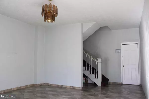 York, PA 17401,27 W MAPLE ST