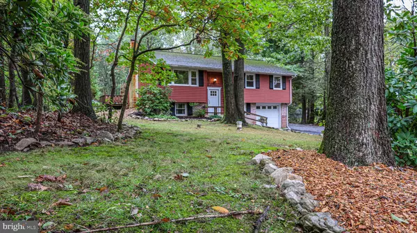 New Holland, PA 17557,5235 HONEYSUCKLE LN