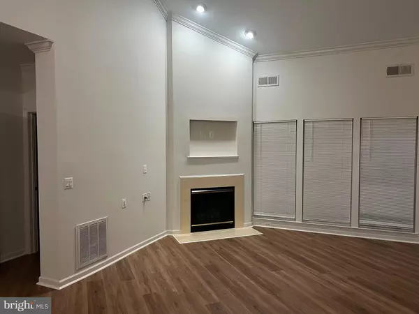 Bowie, MD 20721,2003 CONNOR CT #703L