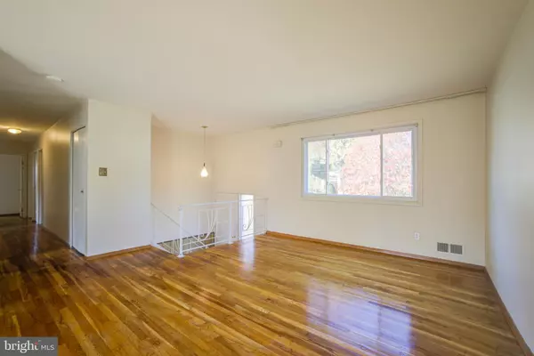 Rockville, MD 20853,14105 PARKLAND DR