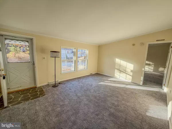 Sicklerville, NJ 08081,37 LOFT MOUNTAIN DR