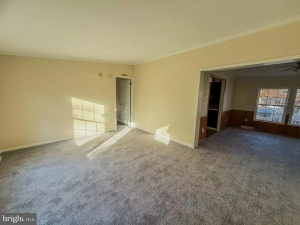 Sicklerville, NJ 08081,37 LOFT MOUNTAIN DR