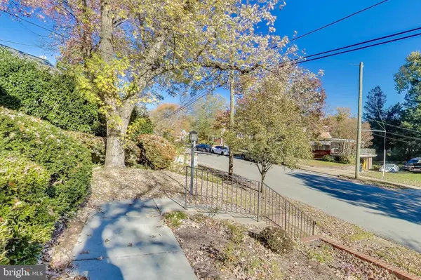 Cheverly, MD 20785,3212 CREST AVE