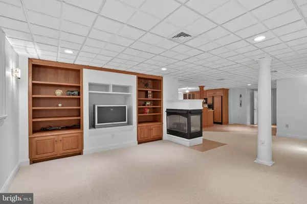 Lititz, PA 17543,826 BENT CREEK DR