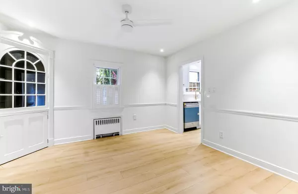 Collingswood, NJ 08108,215 N VINEYARD BLVD