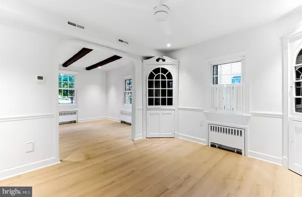 Collingswood, NJ 08108,215 N VINEYARD BLVD