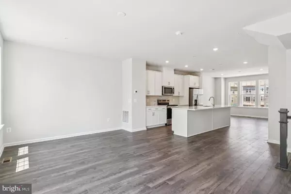 Damascus, MD 20872,26422 SIR JAMIE TER