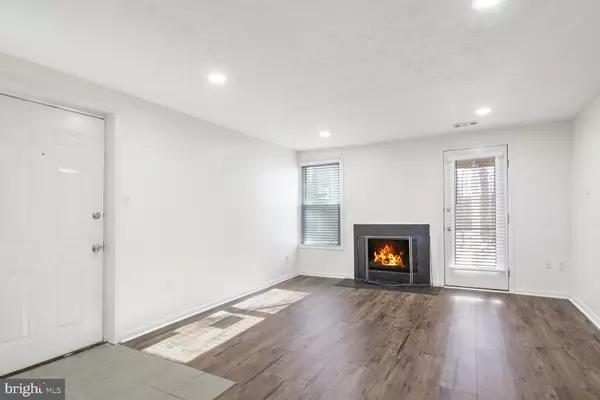 Columbia, MD 21044,5964 WATCH CHAIN WAY #12-102