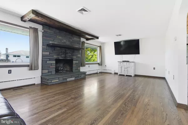 Bellefonte, PA 16823,202 COVE ST