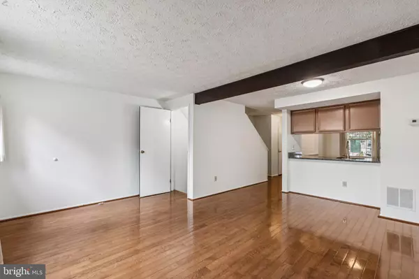 Springfield, VA 22153,8277 CRESTMONT CIR