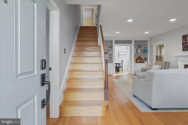 Alexandria, VA 22314,127 MONCURE DR