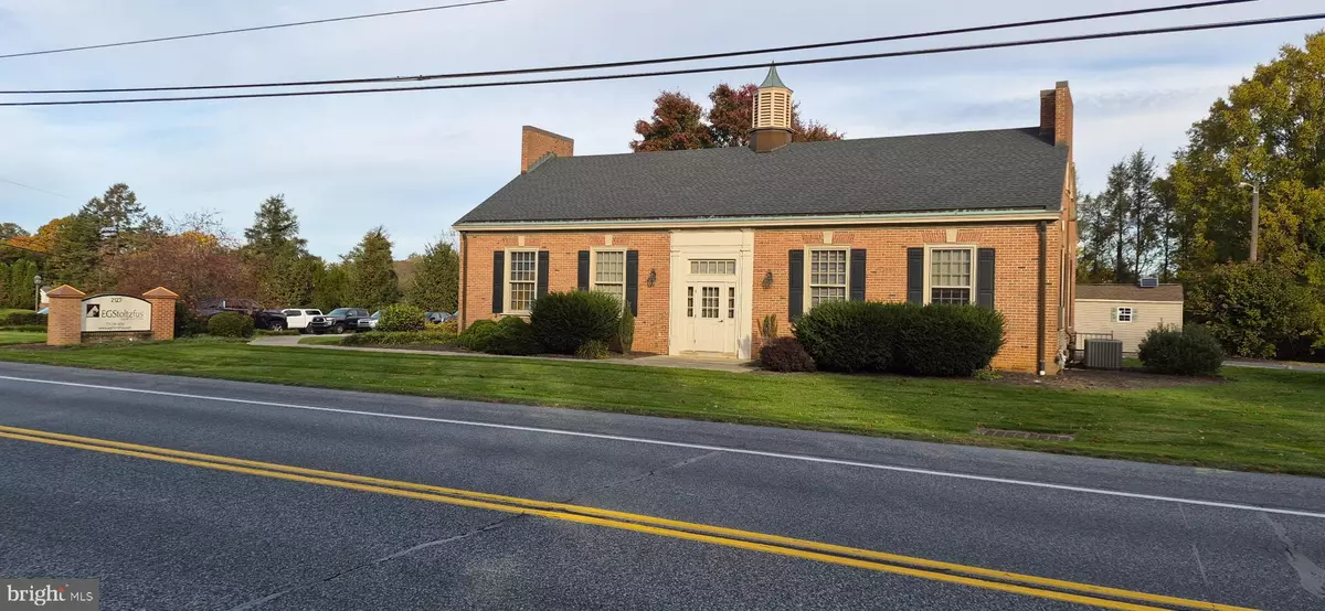 Lancaster, PA 17601,2127 NEW HOLLAND PIKE