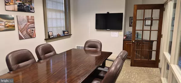 Lancaster, PA 17601,2127 NEW HOLLAND PIKE