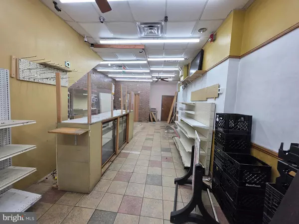 Trenton, NJ 08608,9 E STATE ST