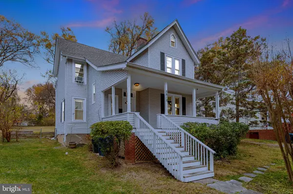 College Park, MD 20740,5812 QUEBEC ST