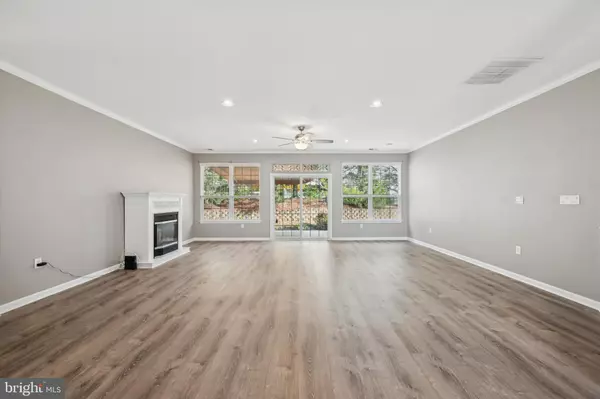 Columbus, NJ 08022,43 BARBARY LN