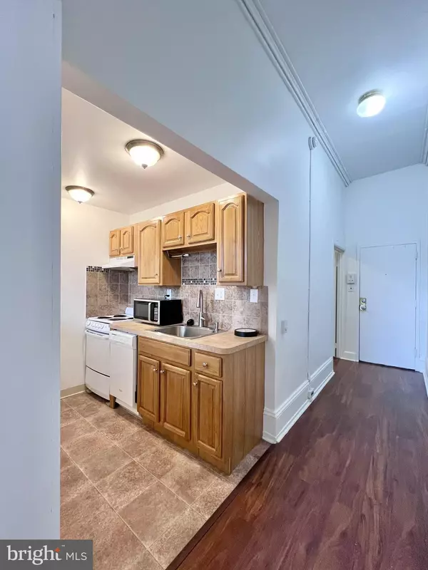 Philadelphia, PA 19123,849 5TH ST N