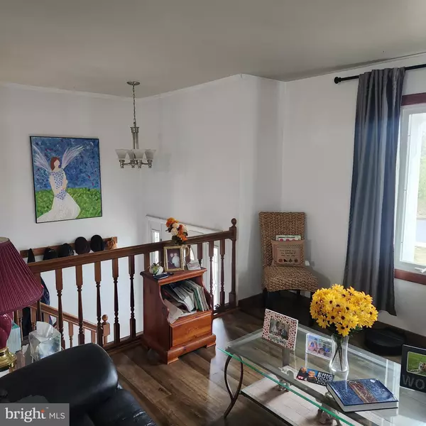 Carlisle, PA 17013,4 ROBERT LN