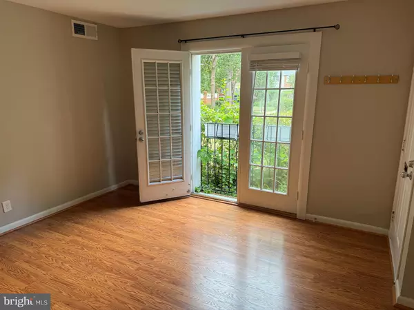 Arlington, VA 22206,2659 S WALTER REED DR #C