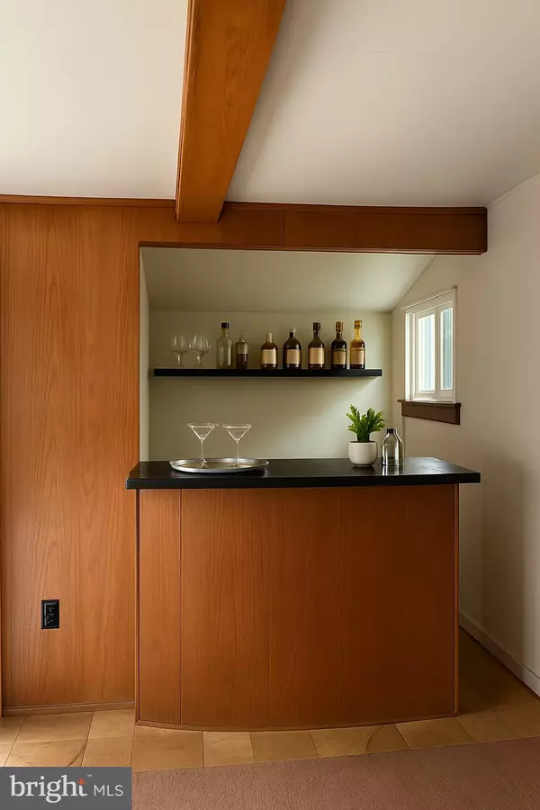 Cherry Hill, NJ 08002,4 BELLOWS LN