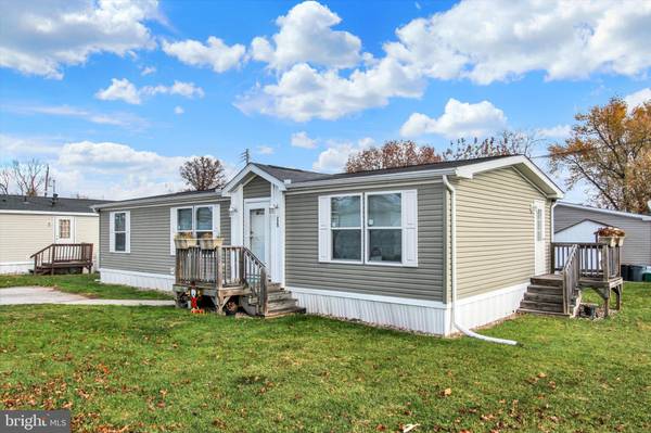 New Oxford, PA 17350,225 BRICK LN