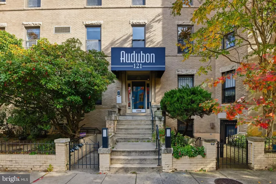 121 13TH ST NE #301, Washington, DC 20002