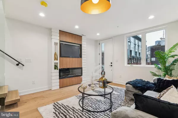 Philadelphia, PA 19123,1106 N BODINE ST