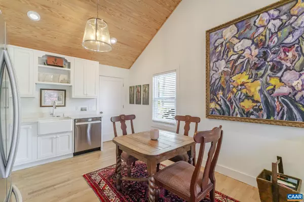 Charlottesville, VA 22902,216 PALATINE AVE