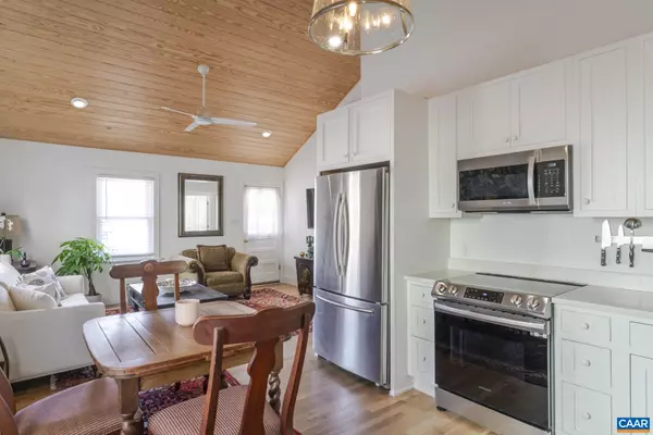 Charlottesville, VA 22902,216 PALATINE AVE