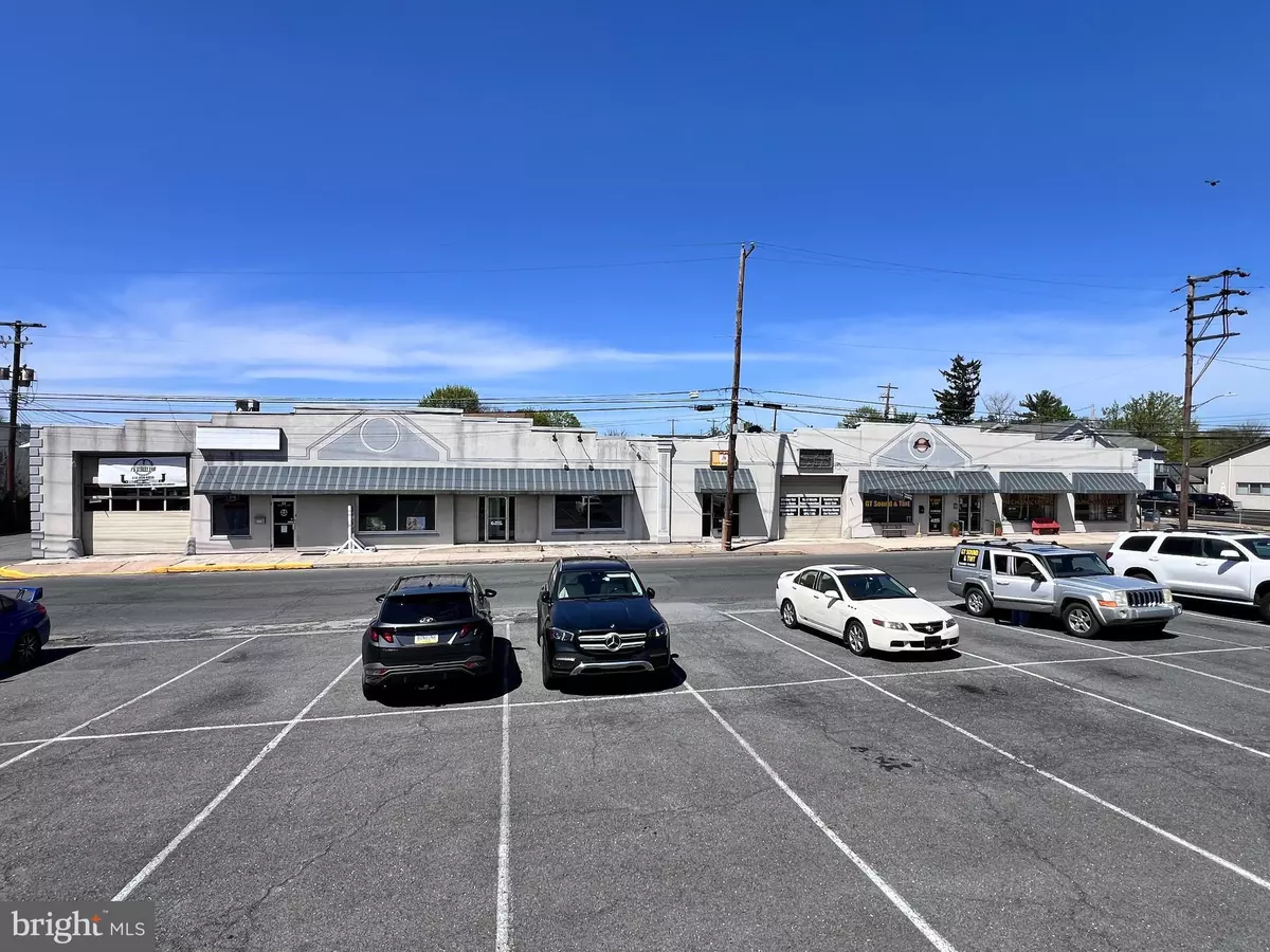 Mechanicsburg, PA 17055,8 W ALLEN ST