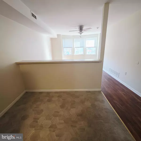 Philadelphia, PA 19146,532 S 15TH ST #2