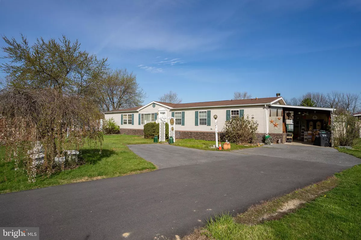 Bath, PA 18014,183 GREENBRIAR DR S