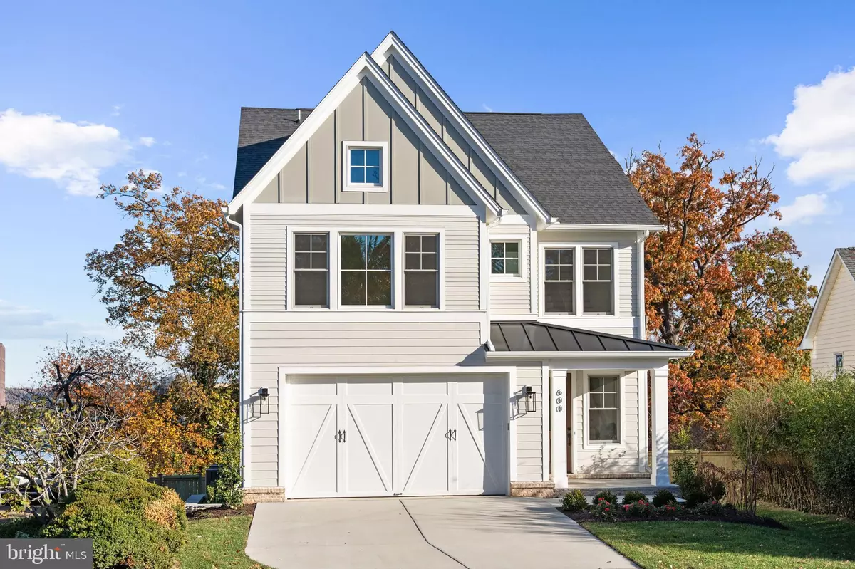 Arlington, VA 22202,600 29TH RD S