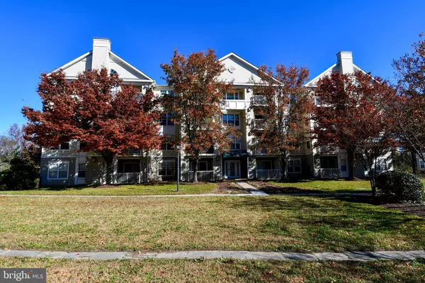 Upper Marlboro, MD 20772,14100 FARNSWORTH LN #2202