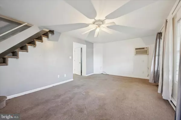 Marcus Hook, PA 19061,1004 SUNSET ST