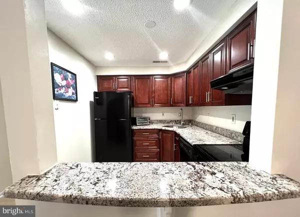 Plainsboro, NJ 08536,5220 RAVENS CREST DR