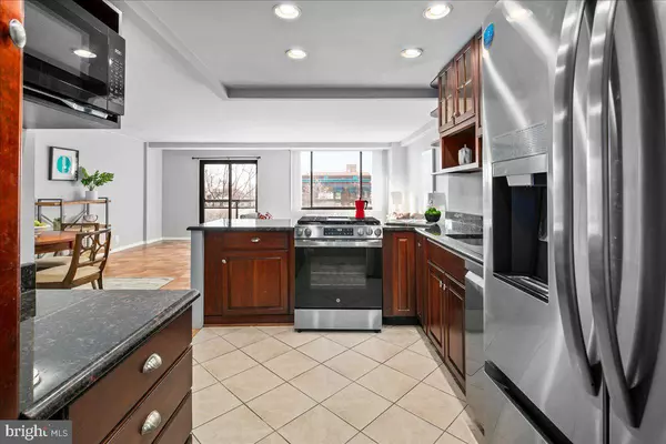 Washington, DC 20016,3315 WISCONSIN AVE NW #206