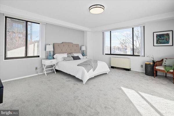 Washington, DC 20016,3315 WISCONSIN AVE NW #206