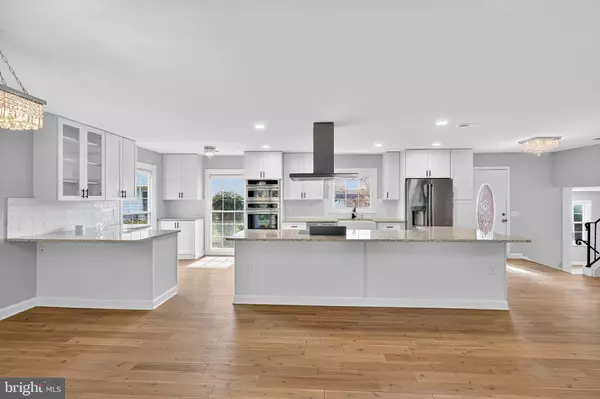 Potomac, MD 20854,9201 WILLOW POND LN