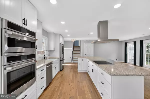 Potomac, MD 20854,9201 WILLOW POND LN