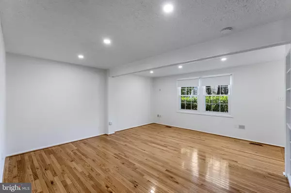 Gaithersburg, MD 20878,210 WHITCLIFF CT