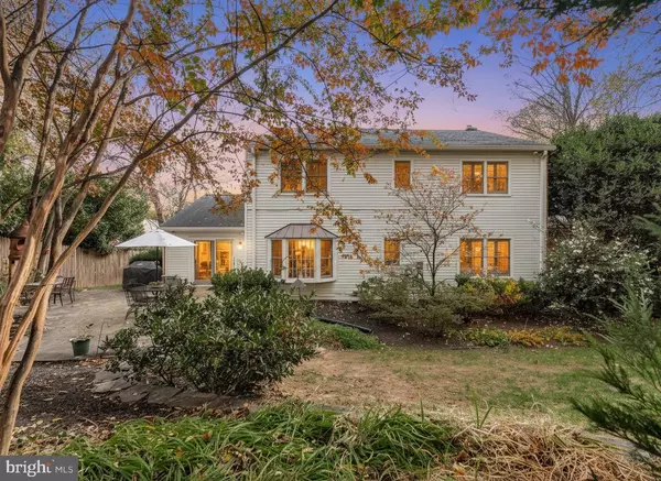 Mclean, VA 22102,7724 DESDEMONA CT