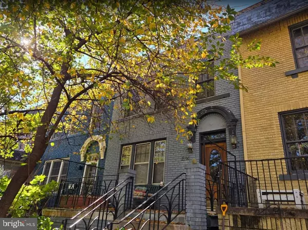 2714 WOODLEY PL NW, Washington, DC 20008