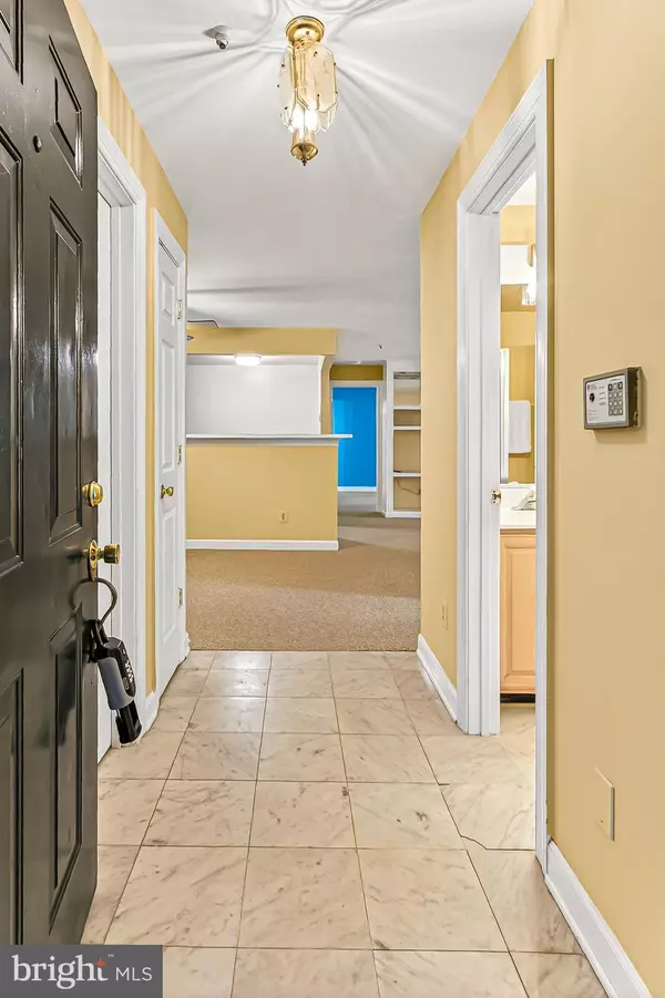 Fairfax, VA 22033,12217 FAIRFIELD HOUSE DR #106A