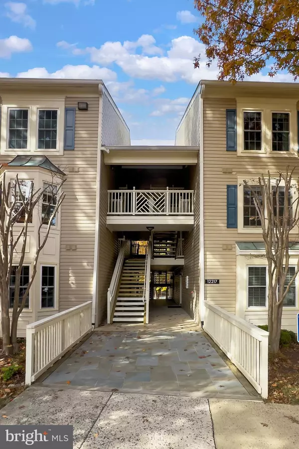 Fairfax, VA 22033,12217 FAIRFIELD HOUSE DR #106A