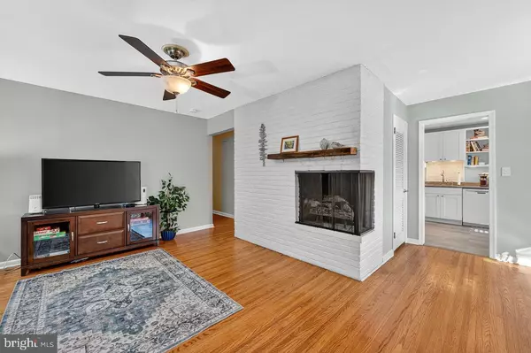 Cherry Hill, NJ 08034,110 BARCLAY LN